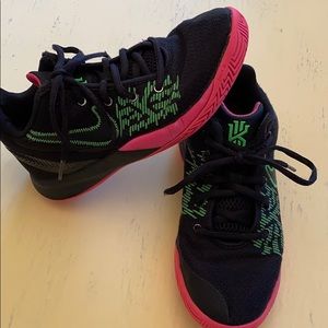 Kyrie Flytrap II Basketball Shoes